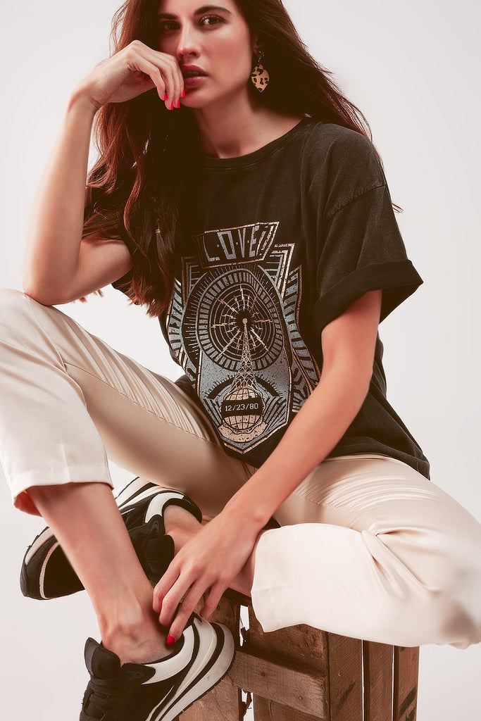 Q2 Vintage logo t shirt in black